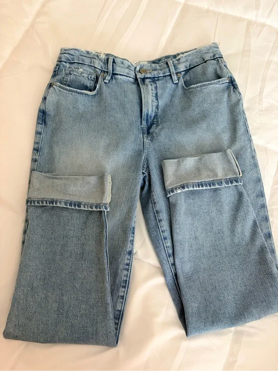 Good American Mid-Rise Weekender Light Wash Jeans